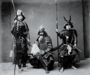Puzzle Τρεις αυθεντικά πολεμιστές Σαμουράι, με τον οπλισμό, τα kabuto κράνος και των ένοπλων